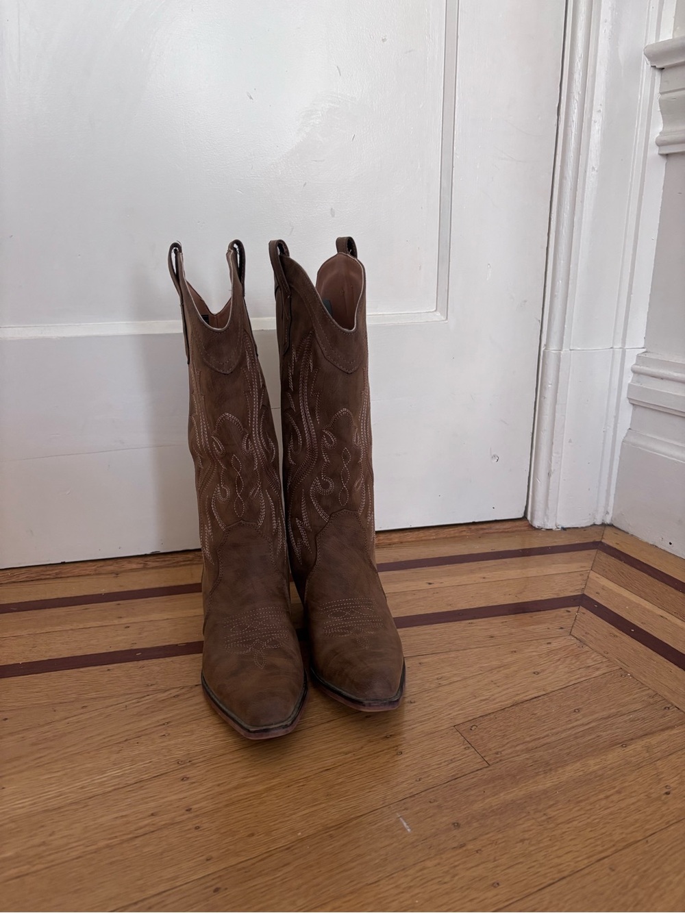 Classic Brown Cowboy Boots - Women - Picture 3 of 5